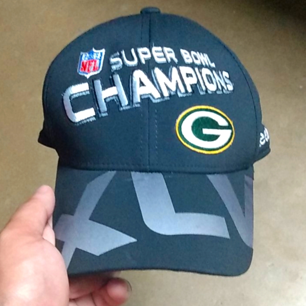 Green bay SUPER BOWEL hat never worn